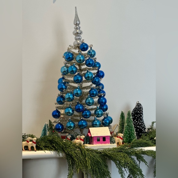 Vintage Christmas Glass Ornaments 3 Boxes of 12 vintage Santa’s Land Blue Orna… - Picture 9 of 16